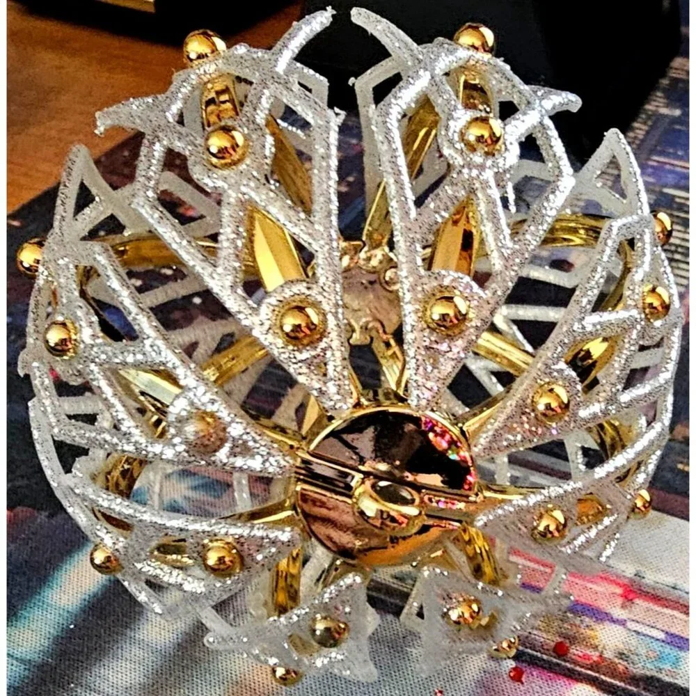 Gold & Silver Glittered Ornament Ball With Diamond Cut Pattern & Gold Beaded Acc
